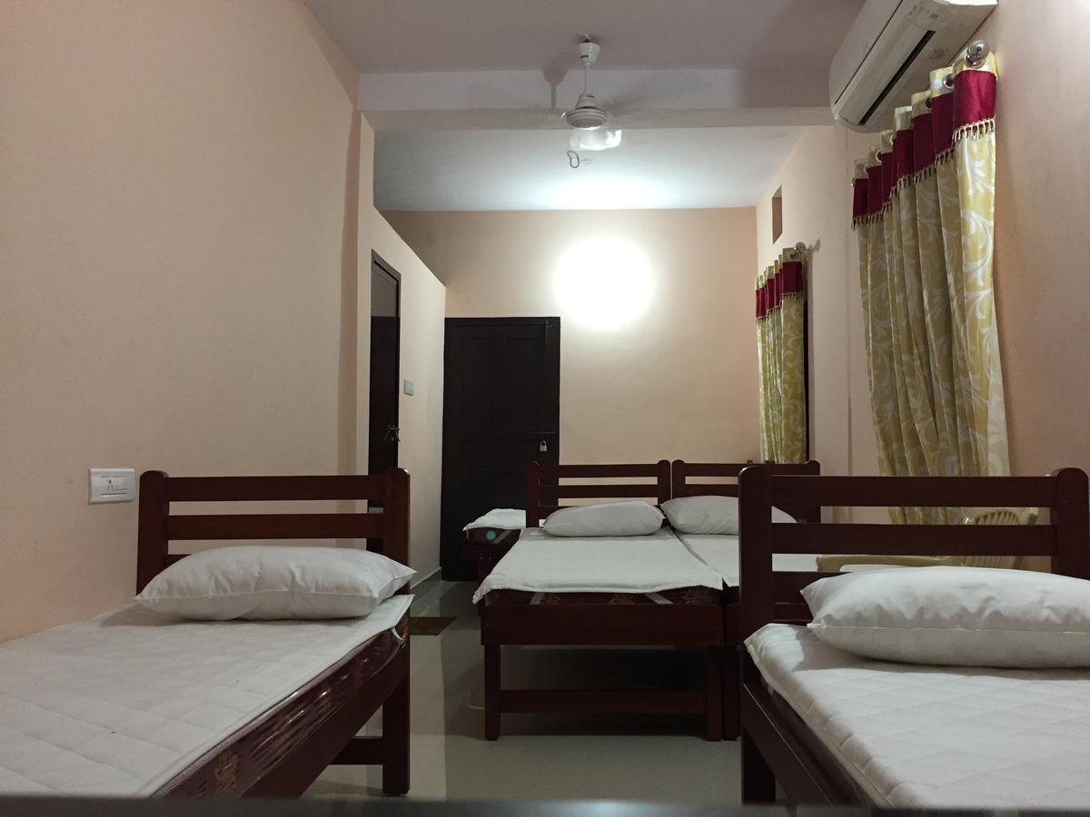 Mega Tourist * Guruvayur