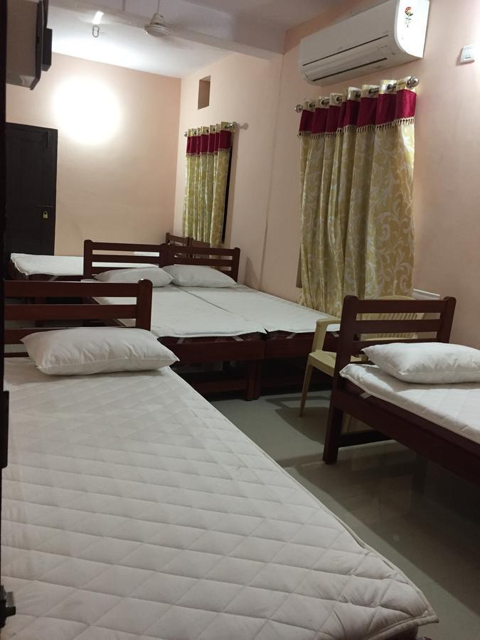 Mega Tourist * Guruvayur